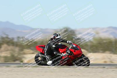 media/Dec-01-2025-Moto Forza (Mon) [[2daa91e15f]]/2-Intermediate Group/Session 3 (Turn 7 Inside Pans)/